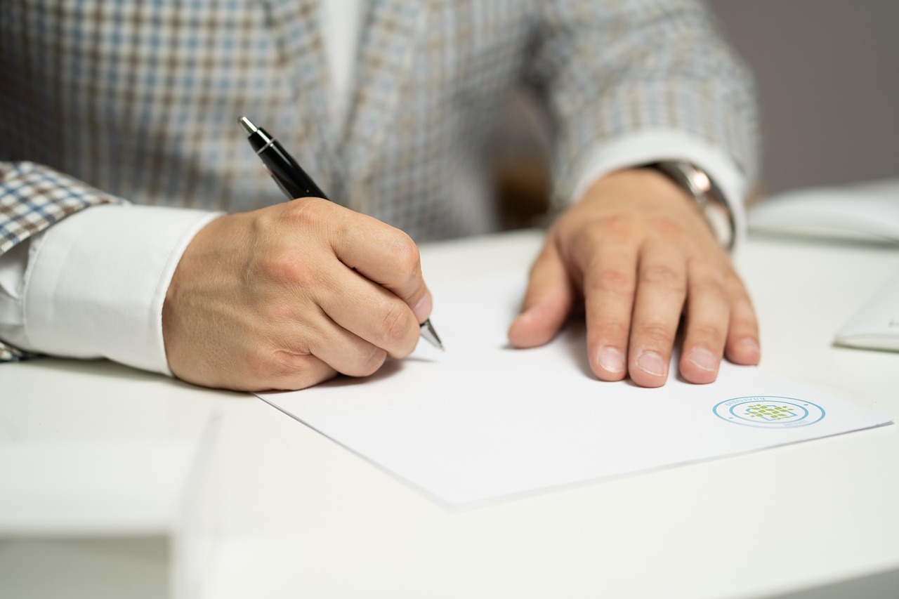 男性の婚活における婚前契約作成支援とは？