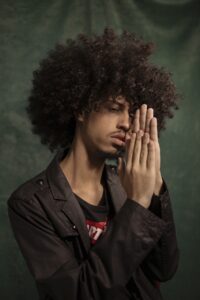 男性婚活に最適な写真スタジオの予約方法は？